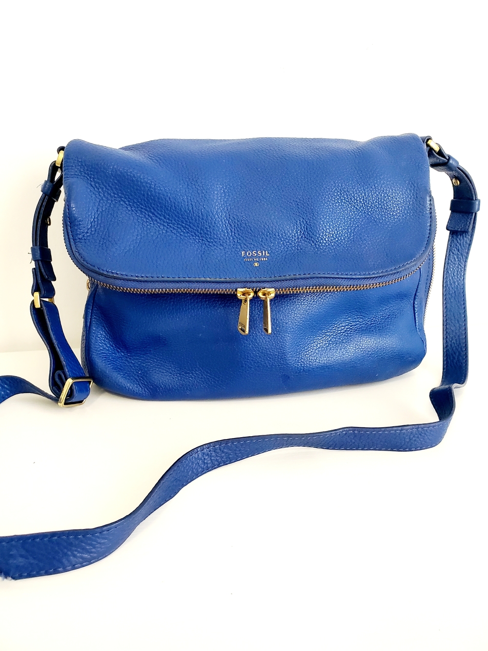 Fossil Royal Blue Pebbled Leather Crossbody Bag with Gold Hardware